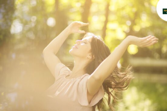 A women consume Vitamin D.