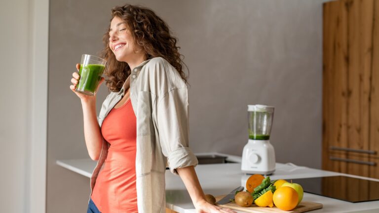 8 Morning Drinks for Glowing and Healthy Skin