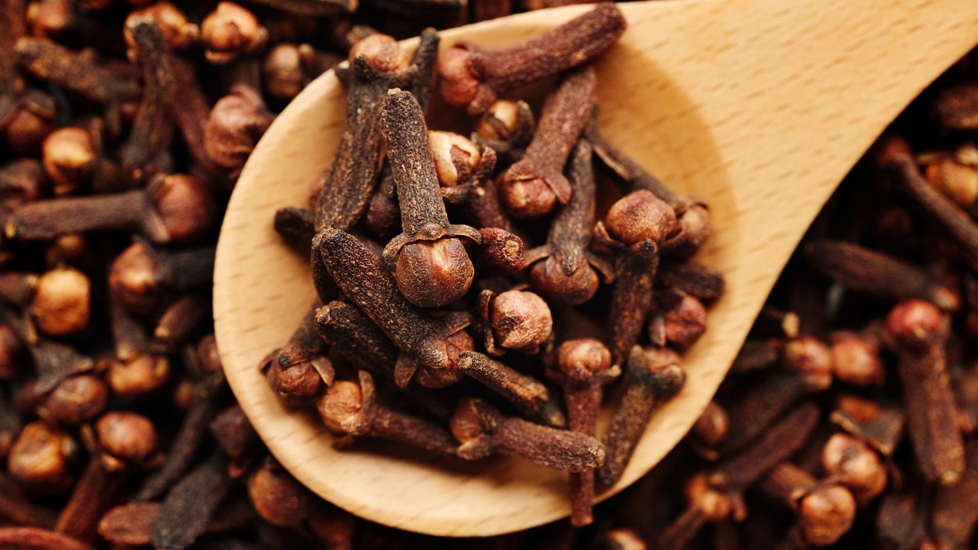 8 Surprising Health Benefits of Cloves