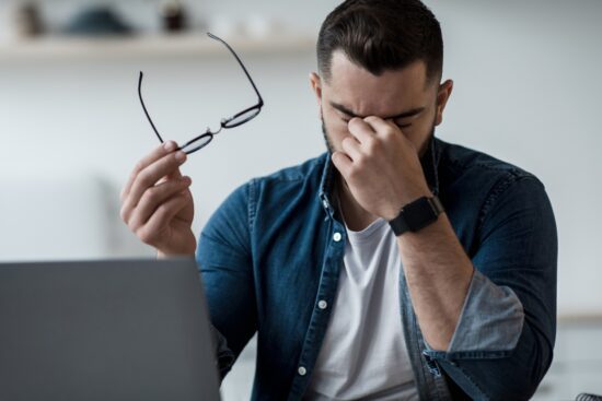 Healthy Digital Life: 10 Essential Health Tips for Daily PC & Mobile Users