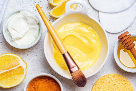 What are the benefits of using a turmeric face mask?