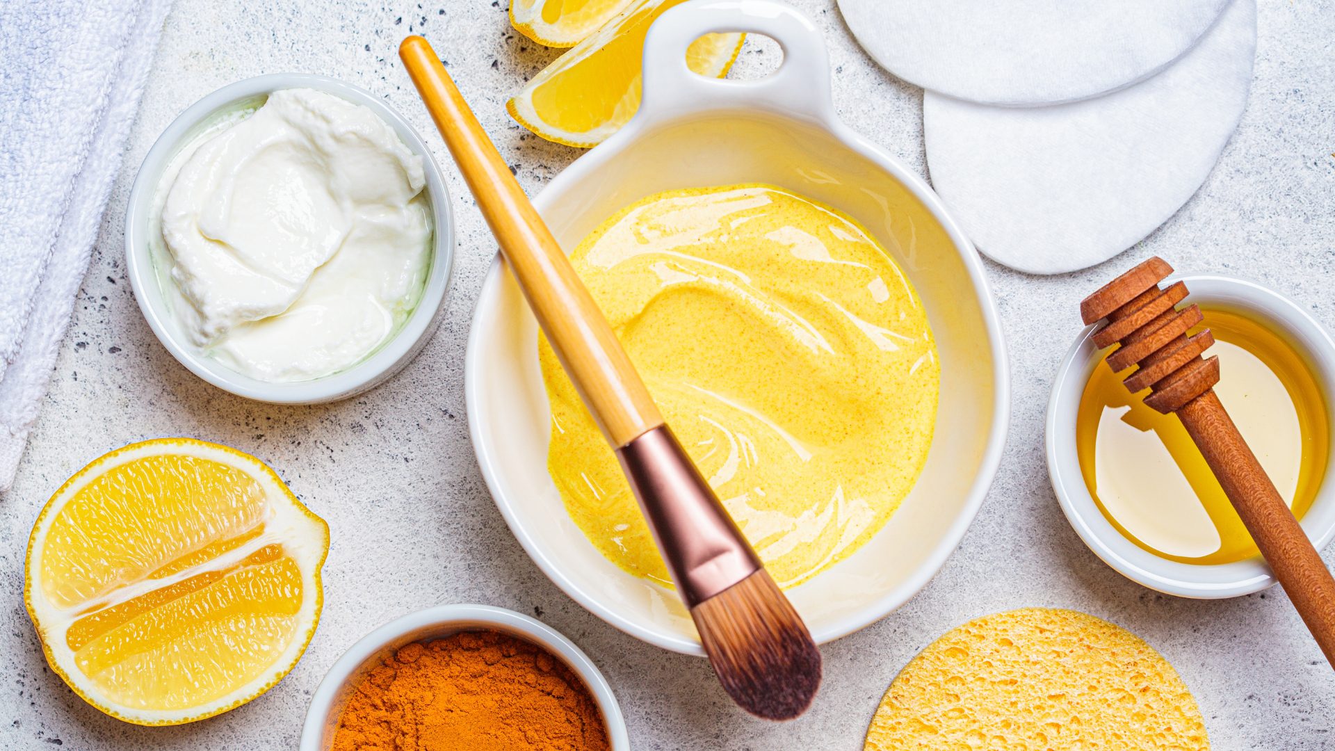 What are the benefits of using a turmeric face mask?