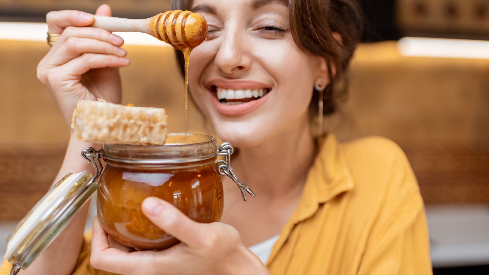 How Raw Honey Saved My Skin – You Won’t Believe the Before & After