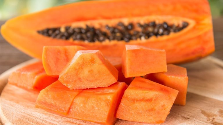 What Happens to Your Body When You Eat Papaya-min